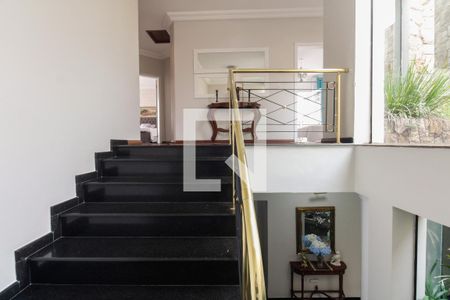 Casa à venda com 580m², 5 quartos e 4 vagasHall de Acesso aos Quartos