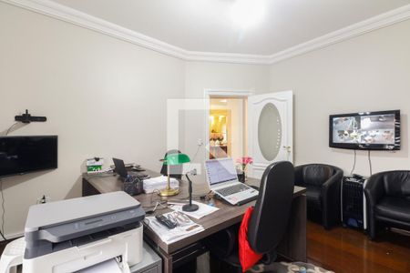 Casa à venda com 580m², 5 quartos e 4 vagasEscritório 