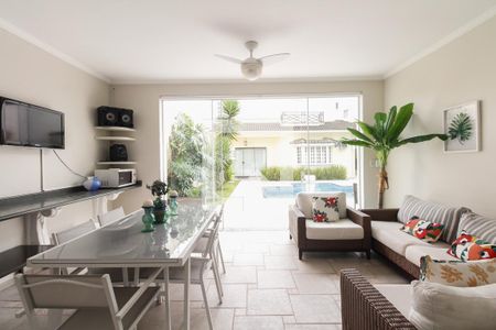 Casa à venda com 580m², 5 quartos e 4 vagasChurrasqueira 