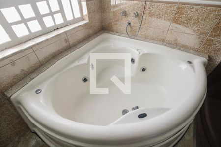 Casa à venda com 580m², 5 quartos e 4 vagasBanheiro Suíte 4