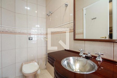 Casa à venda com 580m², 5 quartos e 4 vagasBanheiro Suíte 2