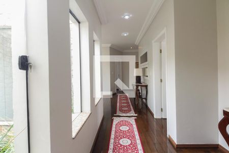 Casa à venda com 580m², 5 quartos e 4 vagasHall de Acesso aos Quartos