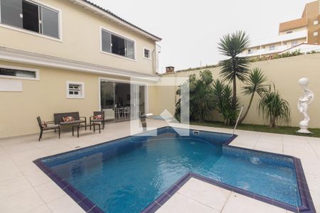 Casa à venda com 580m², 5 quartos e 4 vagasPiscina 
