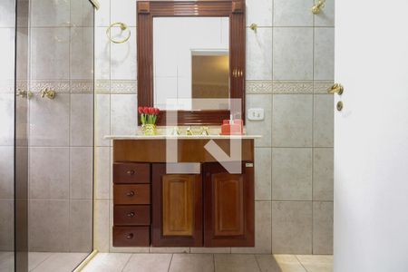 Casa à venda com 580m², 5 quartos e 4 vagasBanheiro Suíte 1