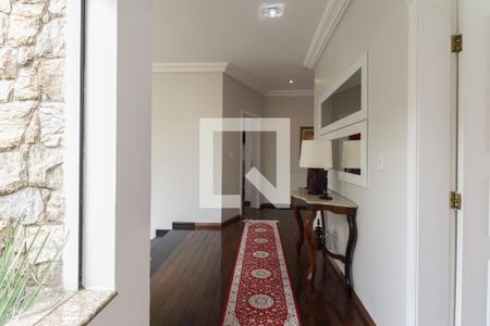 Casa à venda com 580m², 5 quartos e 4 vagasHall de Acesso aos Quartos