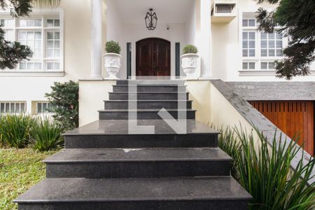 Casa à venda com 580m², 5 quartos e 4 vagasEntrada 