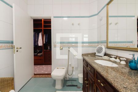 Casa à venda com 580m², 5 quartos e 4 vagasBanheiro Suíte 3