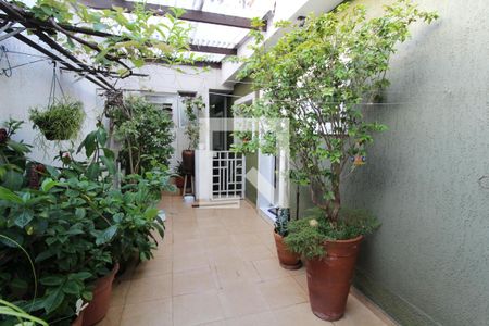Casa à venda com 190m², 4 quartos e 2 vagasQuintal