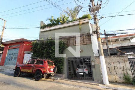 Casa à venda com 190m², 4 quartos e 2 vagasFachada
