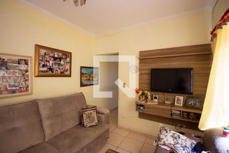 Casa à venda com 100m², 4 quartos e 2 vagasSala