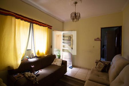 Casa à venda com 100m², 4 quartos e 2 vagasSala