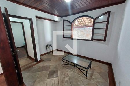 Sala de casa para alugar com 5 quartos, 300m² em Marazul, Niterói