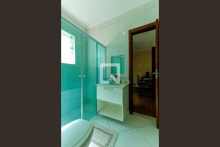 Casa à venda com 200m², 4 quartos e 8 vagasBanheiro Quartos 3 e 4