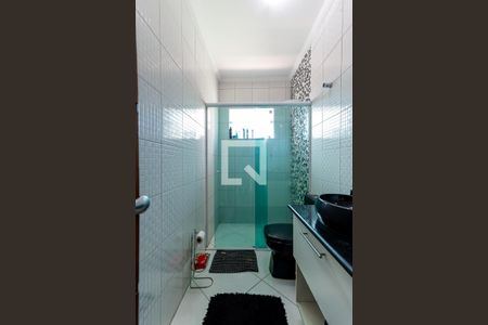 Casa à venda com 200m², 4 quartos e 8 vagasBanheiro da Suíte 2