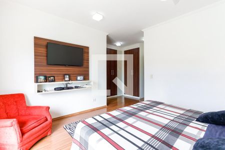 Casa à venda com 200m², 4 quartos e 8 vagasSuíte 2