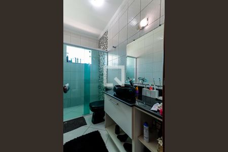 Casa à venda com 200m², 4 quartos e 8 vagasBanheiro da Suíte 2