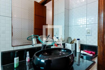 Casa à venda com 200m², 4 quartos e 8 vagasBanheiro da Suíte 2