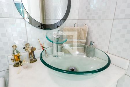 Casa à venda com 200m², 4 quartos e 8 vagasBanheiro de Serviço