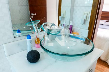 Casa à venda com 200m², 4 quartos e 8 vagasBanheiro da Suíte 1