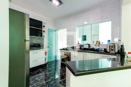 Casa à venda com 200m², 4 quartos e 8 vagasCozinha