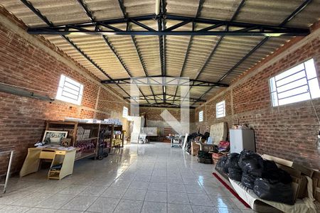 Casa à venda com 140m², 2 quartos e 2 vagasStudio