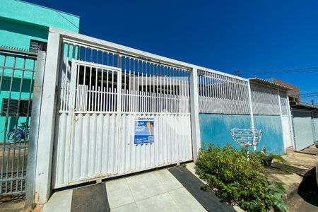 Casa para alugar com 170m², 4 quartos e 2 vagasFachada