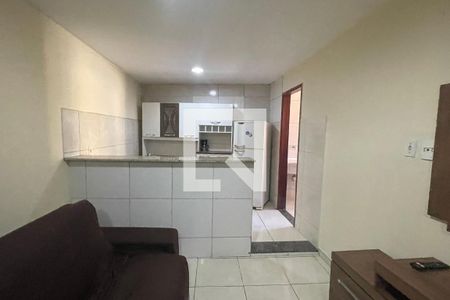 Sala de casa para alugar com 2 quartos, 54m² em Parque Centenario, Duque de Caxias