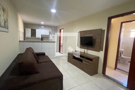 Sala de casa para alugar com 2 quartos, 54m² em Parque Centenario, Duque de Caxias
