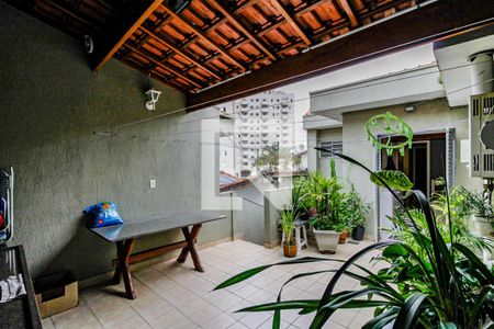 Casa à venda com 122m², 3 quartos e 2 vagas Casa à venda com 122m², 3 quartos e 2 vagasVaranda