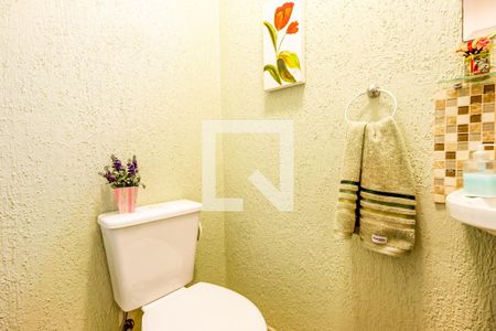 Casa à venda com 122m², 3 quartos e 2 vagas Casa à venda com 122m², 3 quartos e 2 vagasLavabo