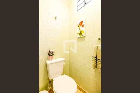 Casa à venda com 122m², 3 quartos e 2 vagas Casa à venda com 122m², 3 quartos e 2 vagasLavabo