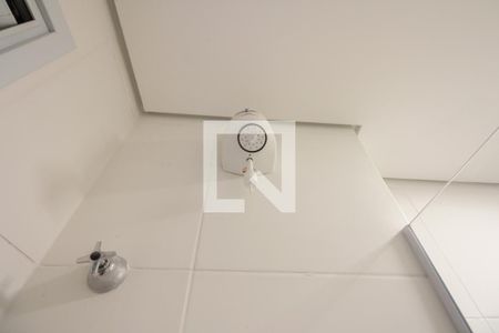 Banheiro  de kitnet/studio para alugar com 1 quarto, 22m² em São Lucas, São Paulo