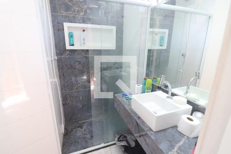 Casa à venda com 460m², 4 quartos e 7 vagasBanheiro Quarto 2