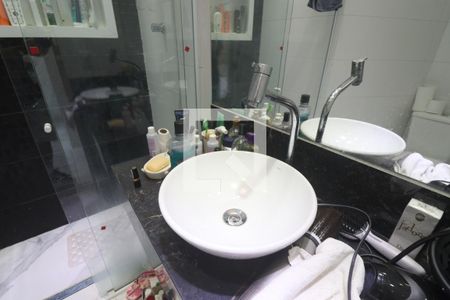 Casa à venda com 460m², 4 quartos e 7 vagasBanheiro Quarto 1 