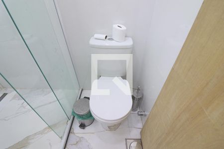 Casa à venda com 460m², 4 quartos e 7 vagasBanheiro Quarto 4