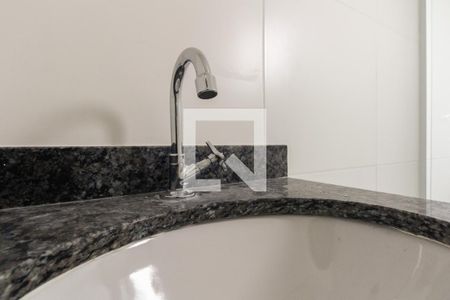 Banheiro  de apartamento para alugar com 1 quarto, 40m² em São Lucas, São Paulo