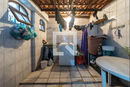 Casa à venda com 195m², 3 quartos e 3 vagasLavanderia