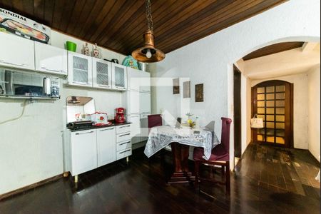 Casa à venda com 195m², 3 quartos e 3 vagasCozinha