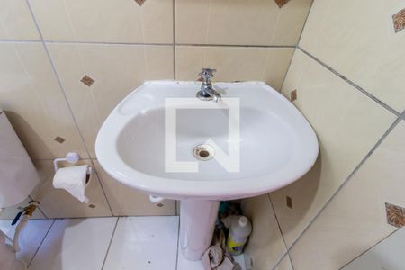 Apartamento para alugar com 48m², 2 quartos e 1 vagaDetalhe do banheiro