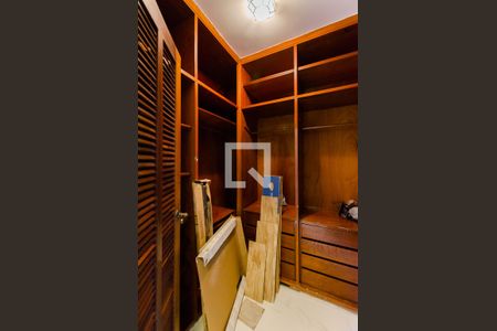 Apartamento para alugar com 200m², 3 quartos e 1 vagaCloset