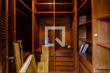 Apartamento para alugar com 200m², 3 quartos e 1 vagaCloset