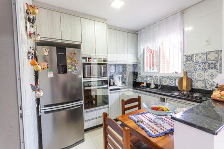Casa à venda com 90m², 2 quartos e 2 vagas Casa à venda com 90m², 2 quartos e 2 vagasCozinha