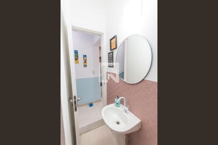 Casa à venda com 90m², 2 quartos e 2 vagas Casa à venda com 90m², 2 quartos e 2 vagasLavabo