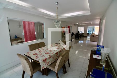 Sala de casa de condomínio à venda com 4 quartos, 329m² em Recreio dos Bandeirantes, Rio de Janeiro