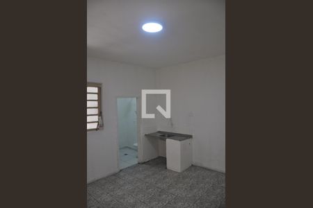 Sala/Cozinha de casa para alugar com 1 quarto, 35m² em Vila Ramos, São Paulo