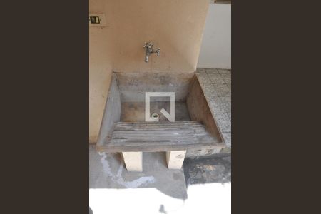 Casa para alugar com 35m², 1 quarto e sem vagaQuintal