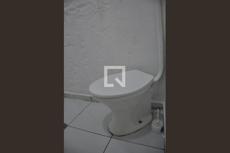 Banheiro de casa para alugar com 1 quarto, 35m² em Vila Ramos, São Paulo