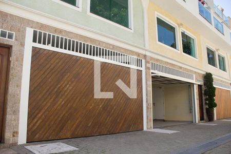 Casa para alugar com 200m², 3 quartos e 4 vagasFachada