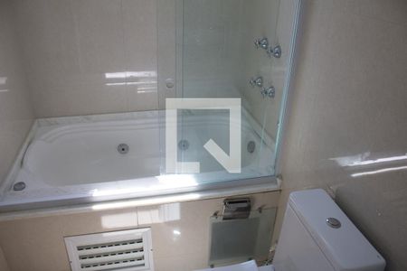 Casa para alugar com 200m², 3 quartos e 4 vagasBanheiro