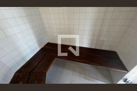 Casa à venda com 385m², 4 quartos e 5 vagasBanheiro quarto 3